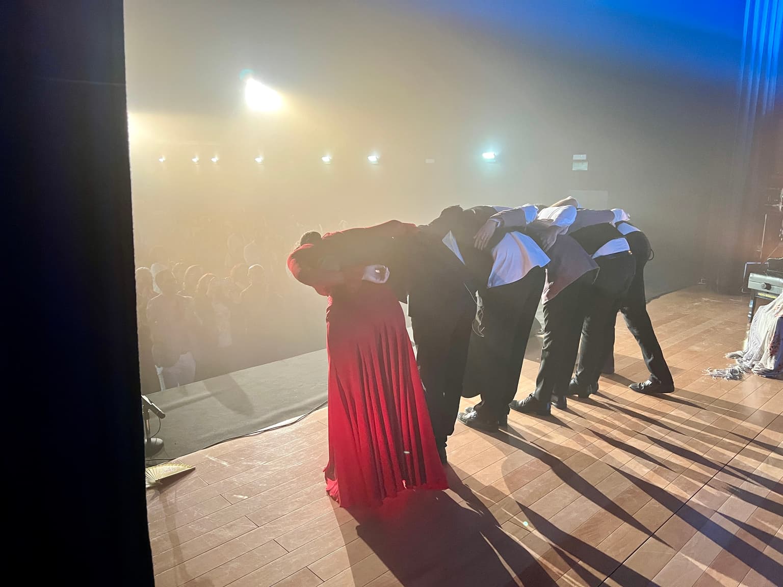 Flamenco Band saludando al público