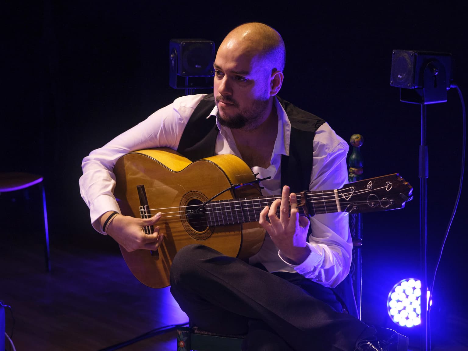 Detalle de manos en el piano